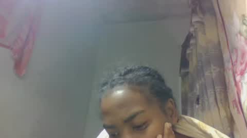 tsaralaza online show from 10-25-25, 02:35