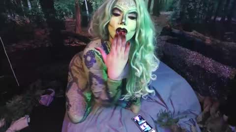 Jessie online show from 10-24-25, 12:19