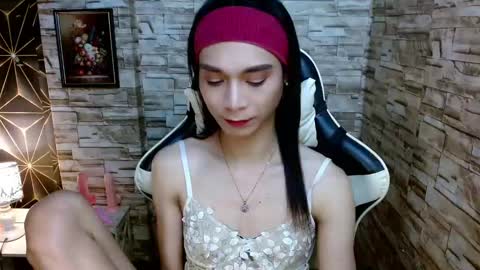 Snapshot of tscumbitch chatting on 01-18-25, 08:30 Tina online show from 01-18-25, 08:30