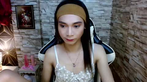 Snapshot of tscumbitch chatting on 01-21-25, 05:51 Tina online show from 01-21-25, 05:51