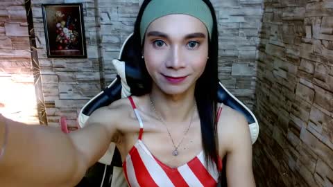 Snapshot of tscumbitch chatting on 01-28-25, 08:04 Tina online show from 01-28-25, 08:04
