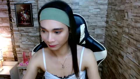 Snapshot of tscumbitch chatting on 01-31-25, 08:43 Tina online show from 01-31-25, 08:43