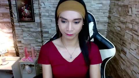 Snapshot of tscumbitch chatting on 02-11-25, 10:28 Tina online show from 02-11-25, 10:28