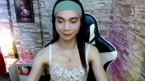 Snapshot of tscumbitch chatting on 02-16-25, 10:43 Tina online show from 02-16-25, 10:43