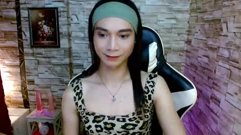 Snapshot of tscumbitch chatting on 02-19-25, 04:55 Tina online show from 02-19-25, 04:55
