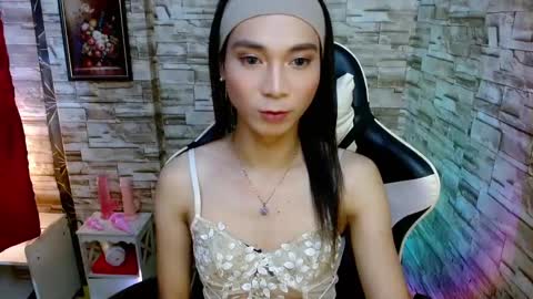 Snapshot of tscumbitch chatting on 02-24-25, 05:42 Tina online show from 02-24-25, 05:42