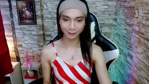 Snapshot of tscumbitch chatting on 02-27-25, 09:36 Tina online show from 02-27-25, 09:36