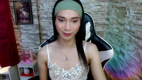 Snapshot of tscumbitch chatting on 03-01-25, 08:10 Tina online show from 03-01-25, 08:10