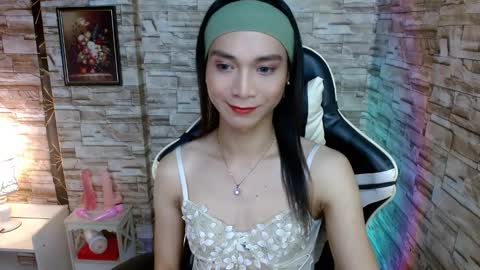 Snapshot of tscumbitch chatting on 03-03-25, 09:15 Tina online show from 03-03-25, 09:15