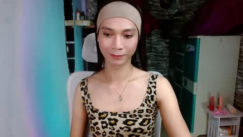 Snapshot of tscumbitch chatting on 09-16-25, 02:07 Tina online show from 09-16-25, 02:07