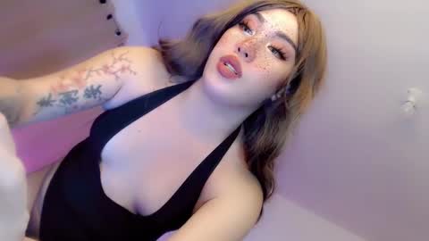 Snapshot of tsgirl_julian69 chatting on 12-25-24, 06:09 Julian online show from 12-25-24, 06:09