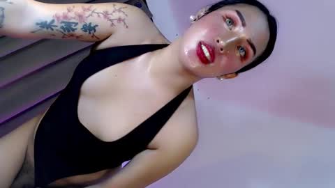 Snapshot of tsgirl_julian69 chatting on 03-08-25, 10:24 Julian online show from 03-08-25, 10:24