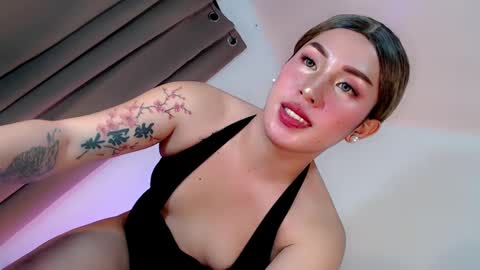 Snapshot of tsgirl_julian69 chatting on 03-11-25, 05:57 Julian online show from 03-11-25, 05:57