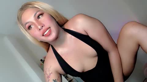 Snapshot of tsgirl_julian69 chatting on 10-19-25, 09:48 Julian online show from 10-19-25, 09:48