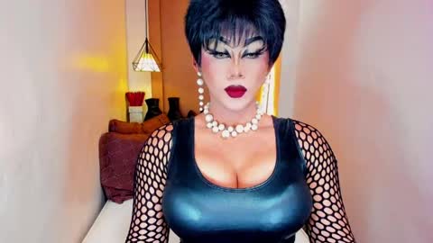 Snapshot of tsmamahmerslove chatting on 04-16-26, 05:36 Nicoleeee online show from 04-16-26, 05:36
