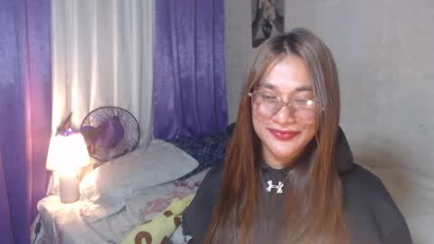 Snapshot of tspam19 chatting on 10-12-25, 10:09 PAM online show from 10-12-25, 10:09