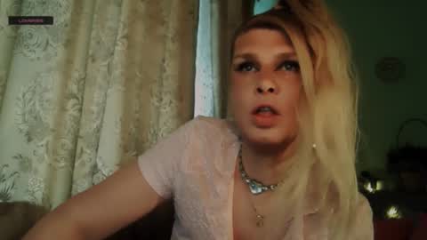 Snapshot of tspostophere chatting on 03-01-26, 10:39 Annika online show from 03-01-26, 10:39