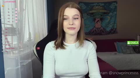 Snapshot of tsukuemi_no_mikoto chatting on 10-17-25, 02:37 Sonya on vacation until online show from 10-17-25, 02:37