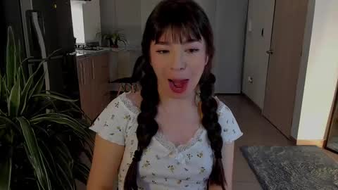 Tsuky online show from 01-08-25, 02:25