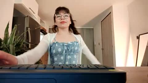 Tsuky online show from 01-10-25, 02:35