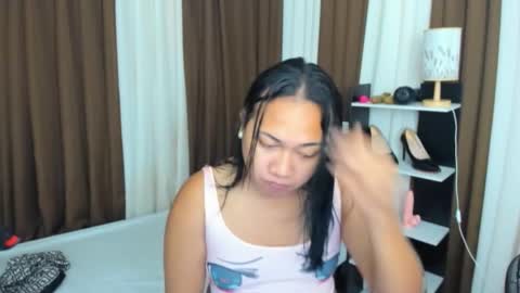 Karen Oquio online show from 09-16-25, 10:27