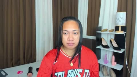 Karen Oquio online show from 09-18-25, 11:23