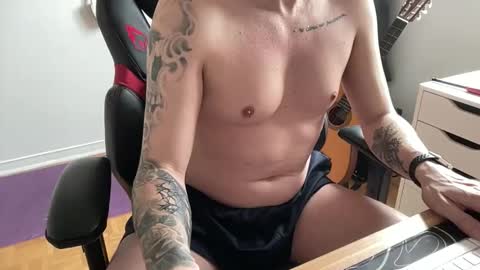 Snapshot of tt_boy2000 chatting on 03-24-26, 06:46 TT Boy2000 online show from 03-24-26, 06:46