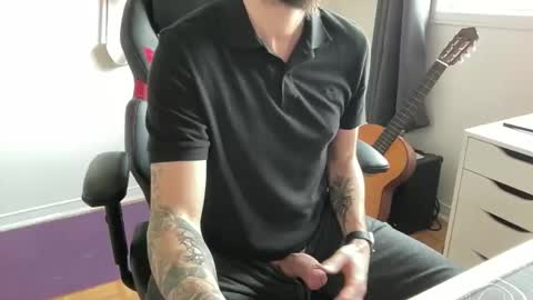 Snapshot of tt_boy2000 chatting on 03-25-26, 01:28 TT Boy2000 online show from 03-25-26, 01:28