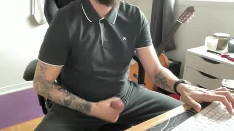 Snapshot of tt_boy2000 chatting on 03-26-26, 03:28 TT Boy2000 online show from 03-26-26, 03:28