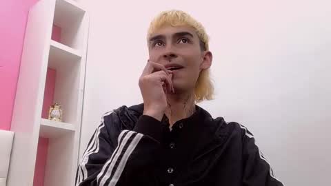 Snapshot of ttimy_x_boy chatting on 04-07-26, 08:31 ttimy online show from 04-07-26, 08:31