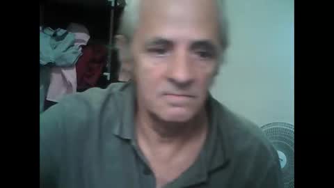 Snapshot of tuamigo8a chatting on 04-12-26, 01:49 Siveomeves online show from 04-12-26, 01:49