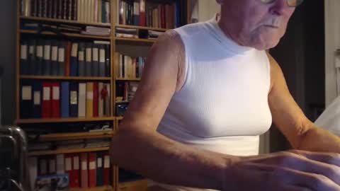 FINN but call me NANNA online show from 12-27-24, 03:37