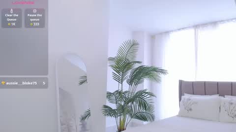 Snapshot of tumilio chatting on 02-12-25, 12:33 TumiLio online show from 02-12-25, 12:33