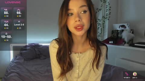 Hi everyone my name is Tina Id love it if you could help make sense of it here  online show from 01-10-25, 08:04