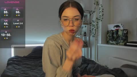 Hi everyone my name is Tina Id love it if you could help make sense of it here  online show from 01-15-25, 08:16