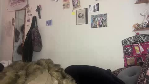 Snapshot of turntpixie chatting on 01-11-26, 06:29 turntpixie online show from 01-11-26, 06:29