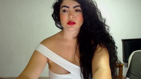 Snapshot of tuti_sex chatting on 02-20-26, 05:15 tuti online show from 02-20-26, 05:15
