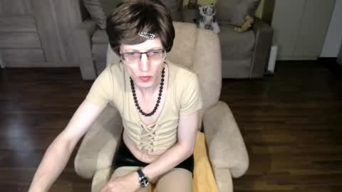 Clementine online show from 06-01-26, 06:04