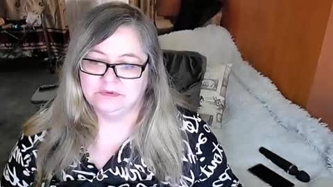 Lana online show from 02-10-25, 02:52