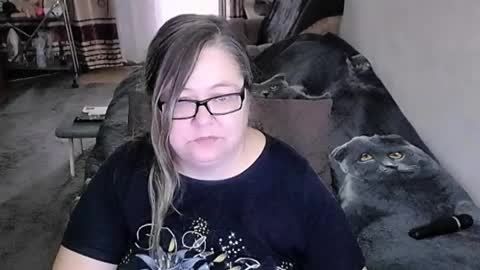 Lana online show from 05-15-26, 11:01
