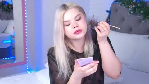 Hallie online show from 01-13-25, 01:23