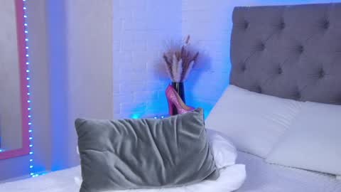 Hallie online show from 01-18-25, 05:10