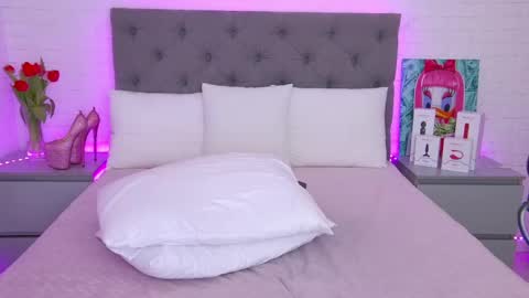 Hallie online show from 03-08-25, 04:34