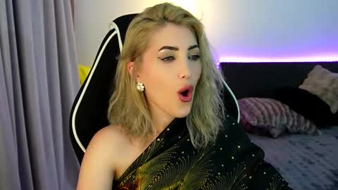 Snapshot of tweety_twist chatting on 03-13-26, 11:11 MayCarrey online show from 03-13-26, 11:11