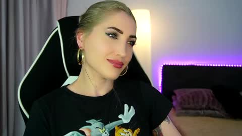 Snapshot of tweety_twist chatting on 05-24-26, 10:04 MayCarrey online show from 05-24-26, 10:04