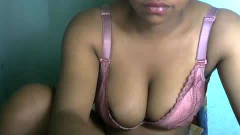 Snapshot of twenkle chatting on 01-06-25, 10:46 LORAH online show from 01-06-25, 10:46