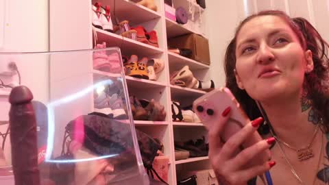 Elle online show from 12-27-24, 04:36