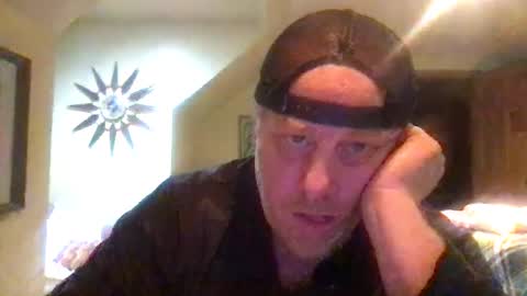 Snapshot of twiinsoul chatting on 12-27-24, 12:01 twiinsoul online show from 12-27-24, 12:01