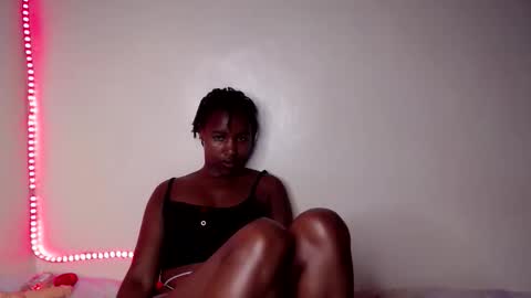 Snapshot of twilight_rose chatting on 10-29-25, 06:48 Twillight online show from 10-29-25, 06:48