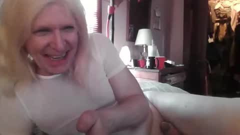 Snapshot of twin53 chatting on 02-28-26, 02:29 Kitten online show from 02-28-26, 02:29